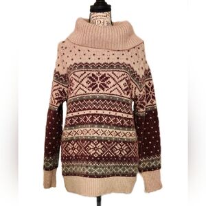 Elegant Alpaca Wool Turtleneck Sweater - Cream and Maroon